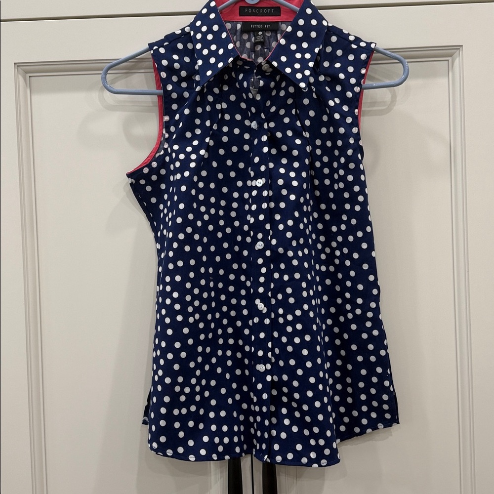 Foxcroft Navy and White Polka Dot blouse sleeveless tank top size 4P. NWT
